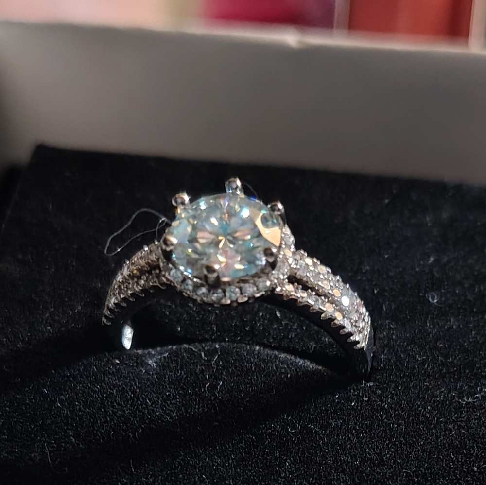 Gorgeous Sterling Silver And Marked With 925, 2 carrot diamond moissanite ring